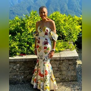 Summer gown. Cotton. Worn once. Professionally dry cleaned.